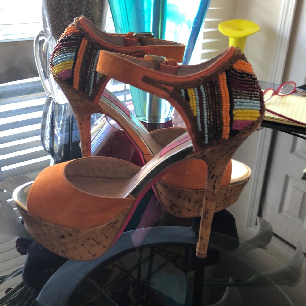 Shoes - Picture 4 of 5